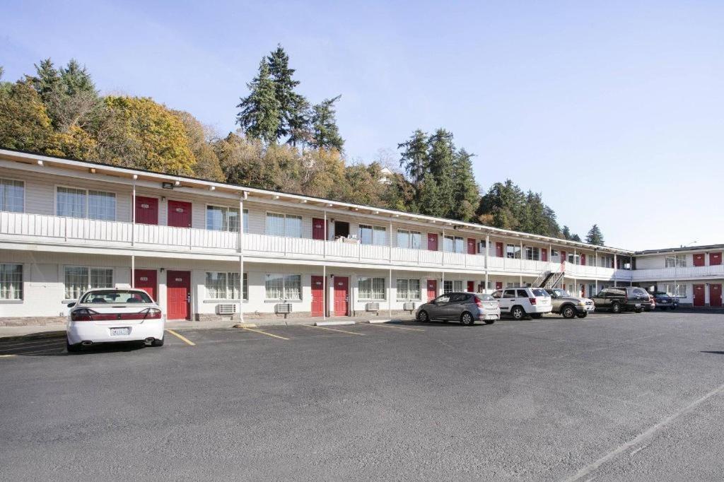 Oyo Hotel Kalama Exterior photo